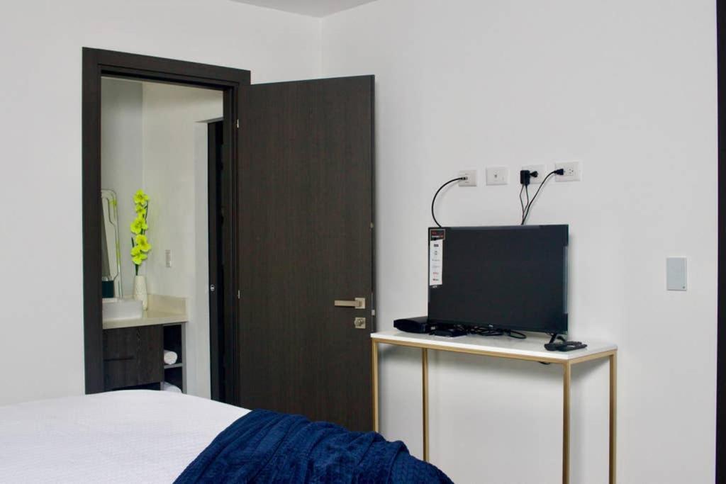 Lujoso Y Acogedor Condominio Ejecutivo/Familiar サン・ペドロ・スーラ エクステリア 写真